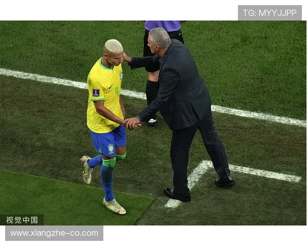 维尼修斯 vs 马丁内利：巴西边锋成长路径分化分析