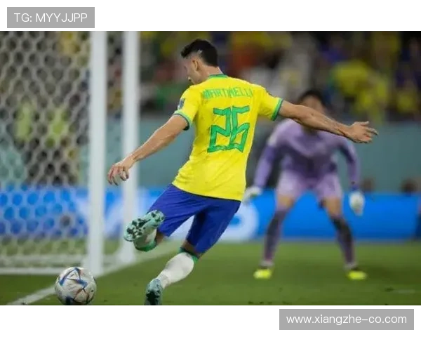 莱奥与马丁内利：冲击型边锋的路径差异分析