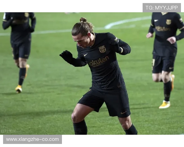 格里兹曼在巴萨体系中的战术角色解析