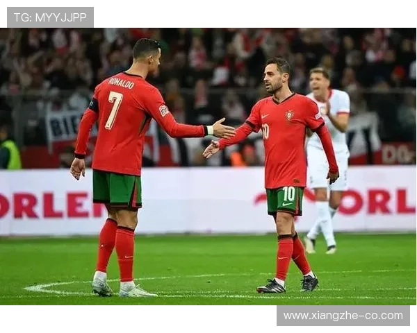 莱万与C罗:终结效率及战术角色对比分析 莱万与C罗:终结效率及战术角色对比分析